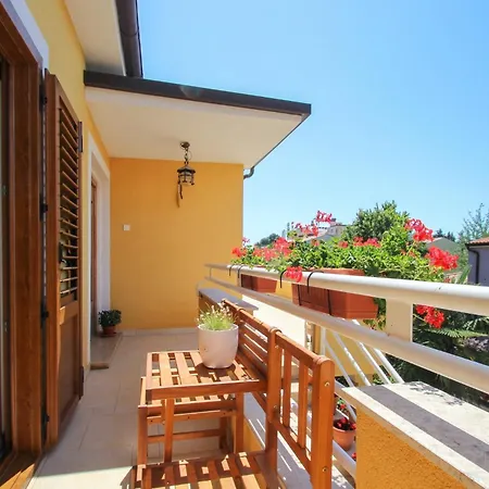 Alenka Apartamento *